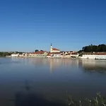 Alte Innbruecke - Neuhaus Am Apartmanhotel 3*