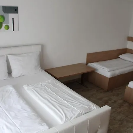 公寓式酒店 Alte Innbruecke-24std-self-check In-haustiere Willkommen 因河畔诺伊豪斯