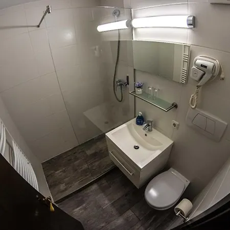 Aparthotel Alte Innbruecke-24std-self-check In-haustiere Willkommen