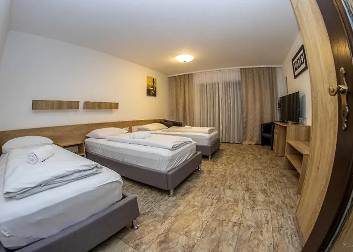 Alte Innbruecke - Neuhaus Am Aparthotel 3*