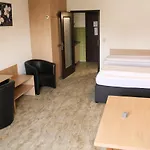 Alte Innbruecke - Neuhaus Am Apartmanhotel 3*