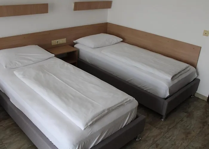Alte Innbruecke - Neuhaus Am Apartmanhotel 3*