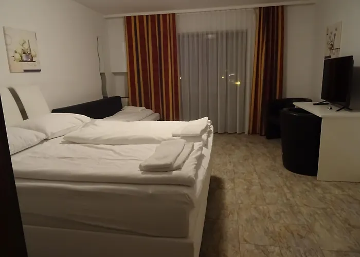 Aparthotel Alte Innbruecke - Neuhaus Am 3*