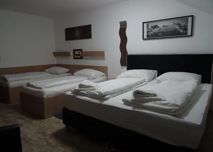 Alte Innbruecke - Neuhaus Am Apartmanhotel 3*