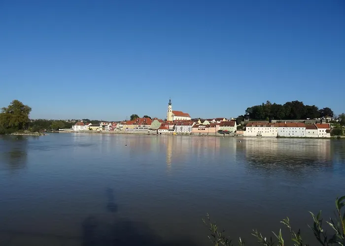 Alte Innbruecke - Neuhaus Am Apartmanhotel 3*